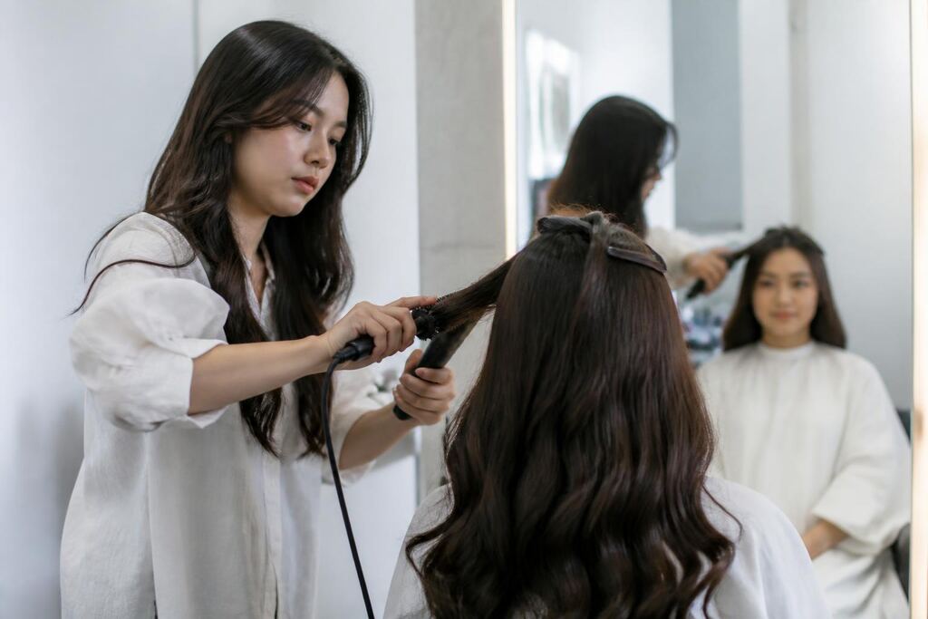 경남 헤어스타일링 작업 범위와 현장 조건 이미지