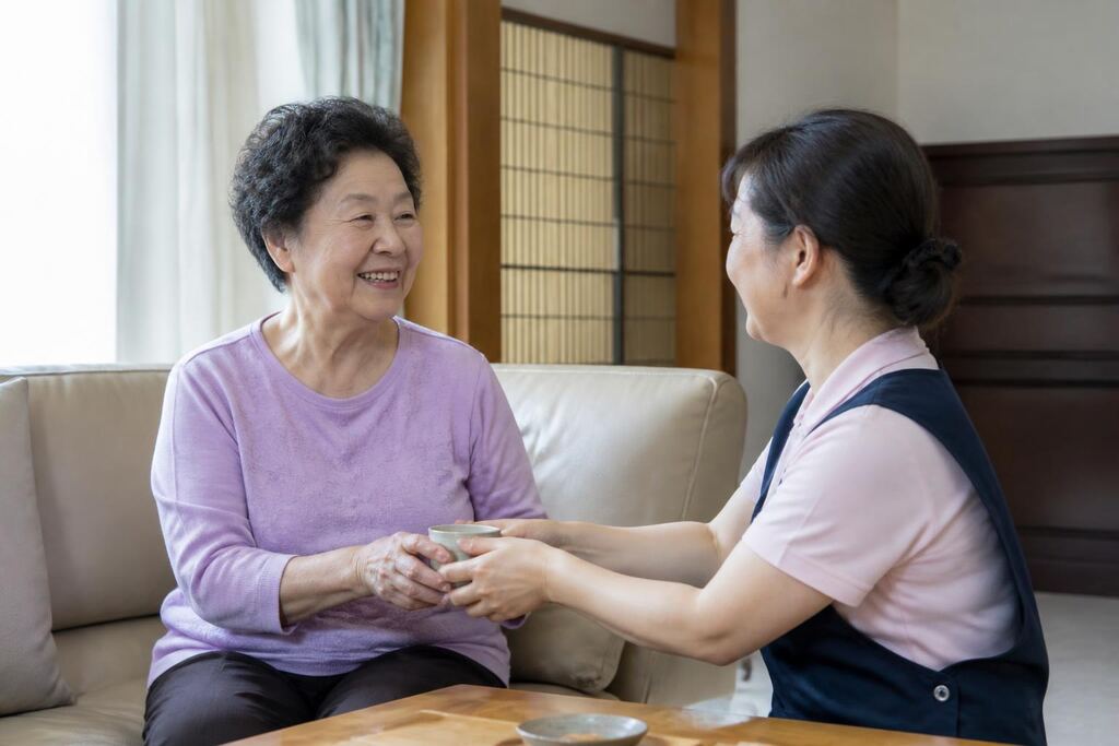 충남 노인·시니어돌봄 이미지