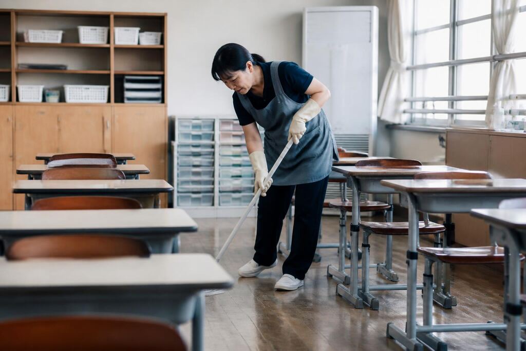 인천 학교청소 작업 범위와 현장 조건 이미지