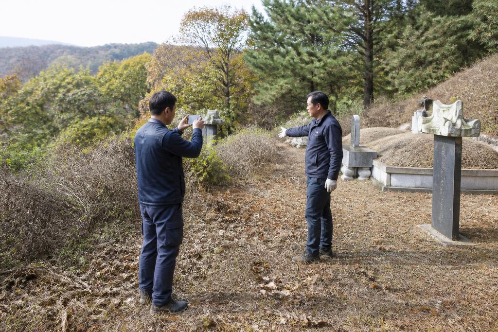 경남 묘지 주변 정리 작업 범위와 현장 조건 이미지