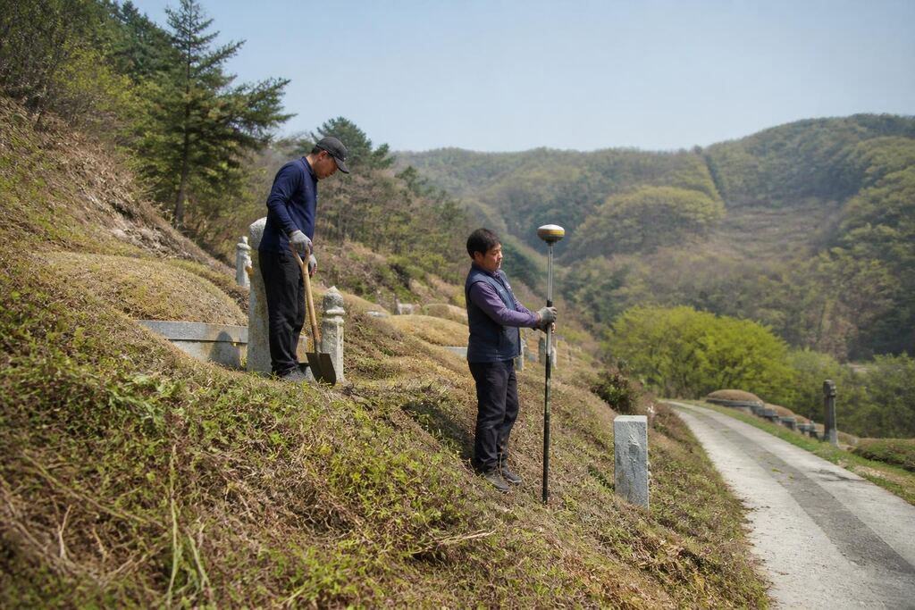 충북 묘지조성 작업 범위와 현장 조건 이미지