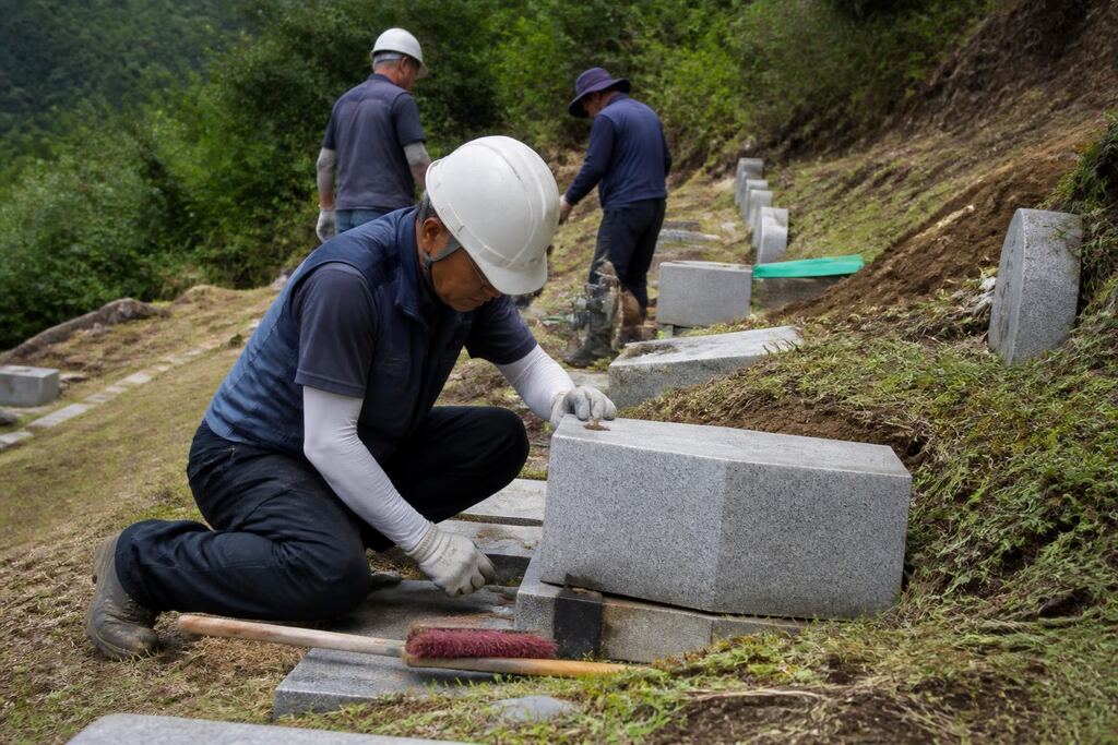경북 묘지이장 작업 범위와 현장 조건 이미지