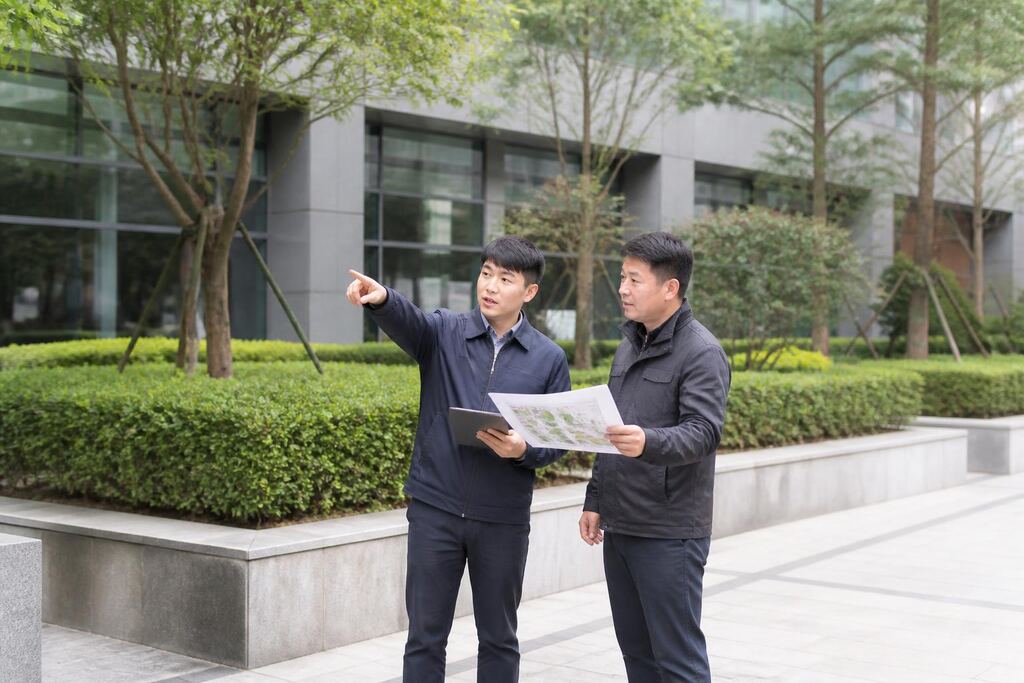 서울 서초구 사업장 조경 정기관리 작업 범위와 현장 조건 이미지