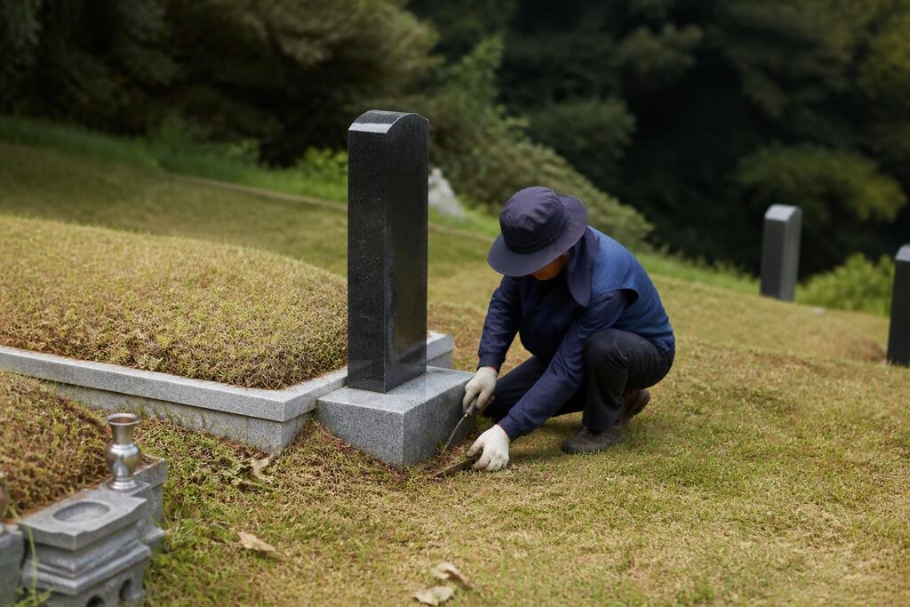 서울 금천구 묘지 정기관리 작업 범위와 현장 조건 이미지