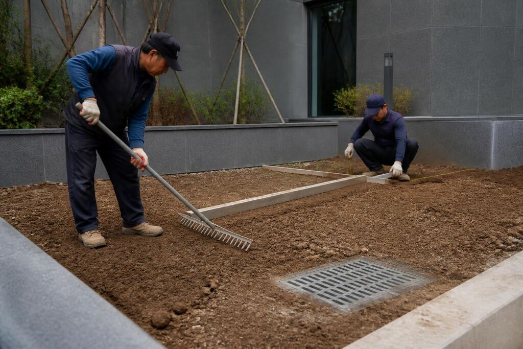 서울 용산구 잔디 조성공사 작업 범위와 현장 조건 이미지