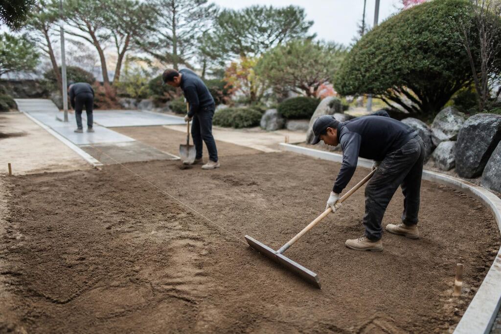 서울 마포구 잔디 조성공사 작업 범위와 현장 조건 이미지