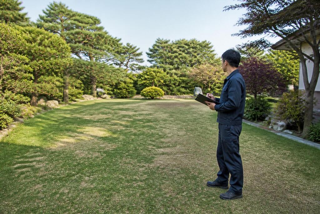 서울 서초구 잔디 깎기 작업 범위와 현장 조건 이미지